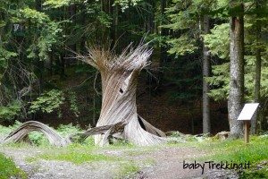 Il Respiro degli Alberi a Lavarone, col passeggino tra le opere d'arte