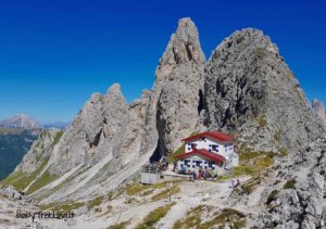 Rifugio Fonda Savio, coi bambini tra le guglie dei Cadini di Misurina