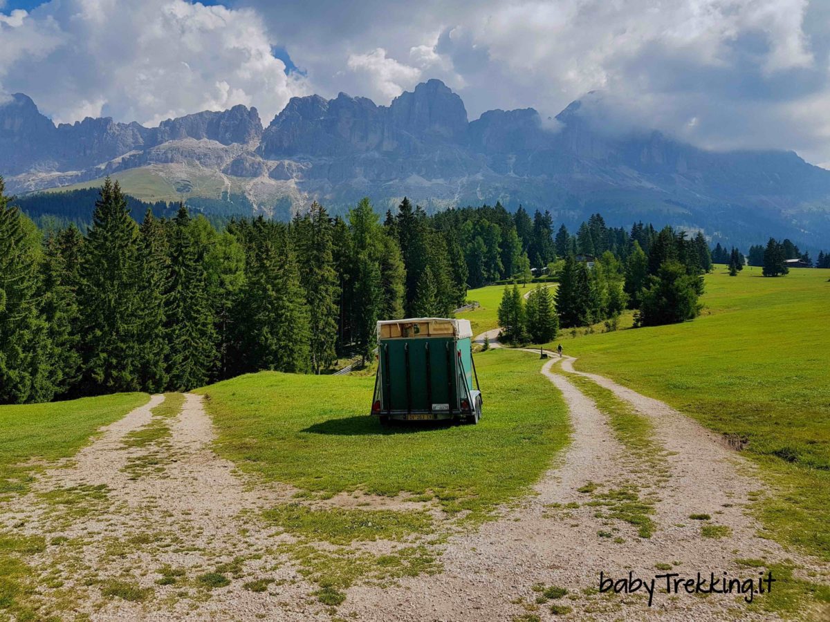Heinzen Alm, in Val D'Ega col passeggino tra verdi prati e vista sul Catinaccio