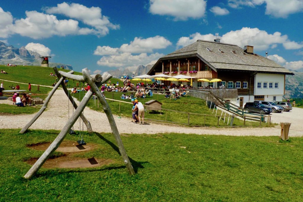 Alta Badia a 6 zampe: le 5 passeggiate da non perdere