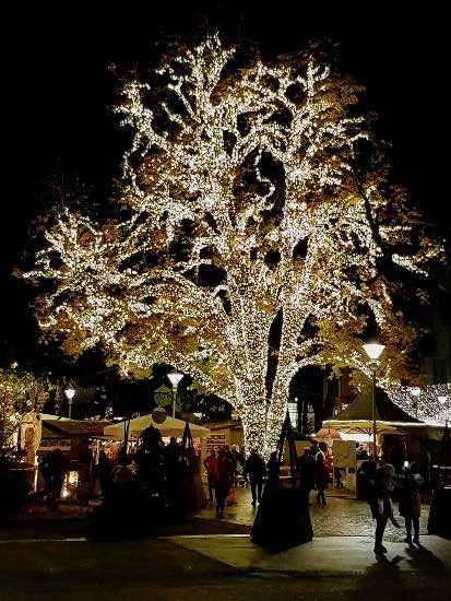 Mercatini Di Natale Merano.I Mercatini Di Merano E L Atmosfera Magica Del Natale Babytrekking