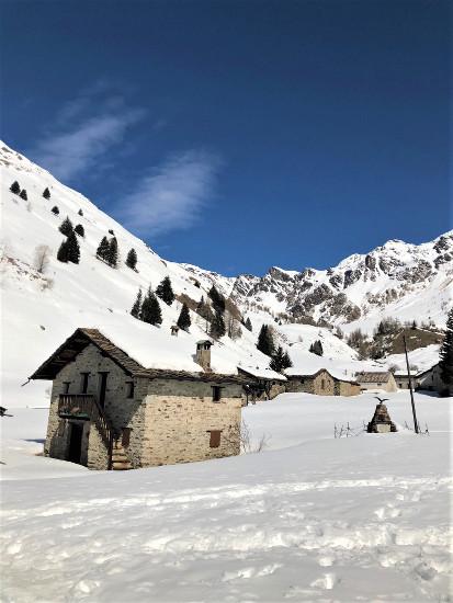 Al villaggio di Case di Viso, con bimbi e cani a Ponte di Legno