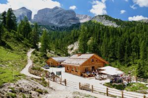 Malga Stolla, sull'altopiano di Prato Piazza coi bambini