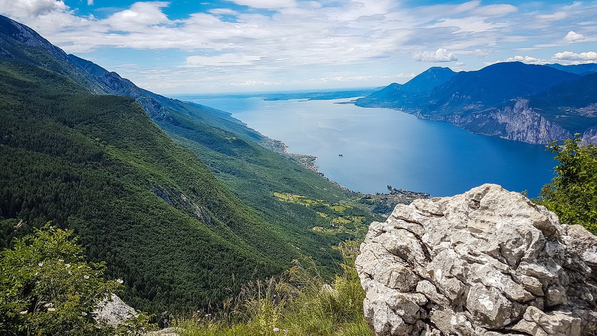 Monte Baldo coi bambini: meraviglioso lago di Garda dall'alto - BabyTrekking