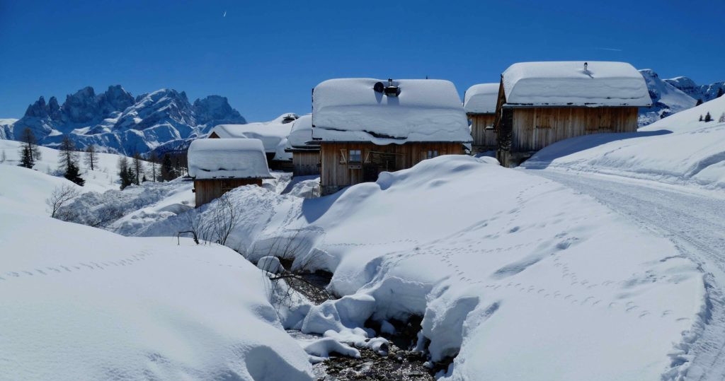 Rifugio Fuciade In Inverno Favola Bianca In Val Di Fassa Babytrekking