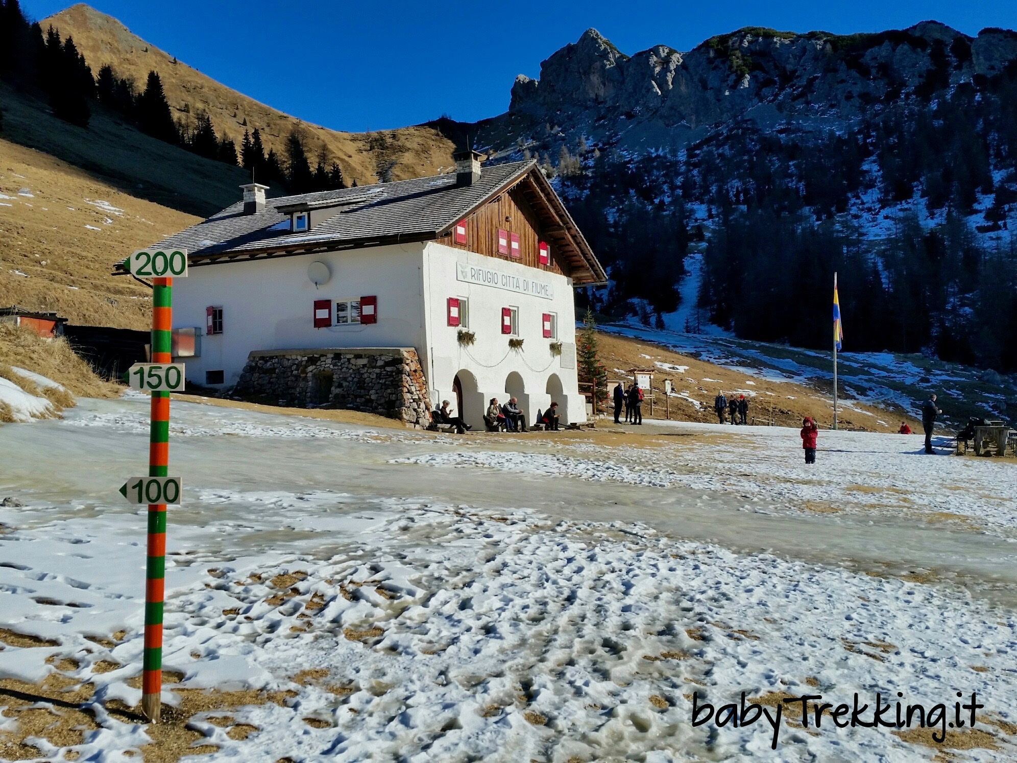 Escursione invernale al Rifugio Città di Fiume: incanto bianco sotto al Pelmo