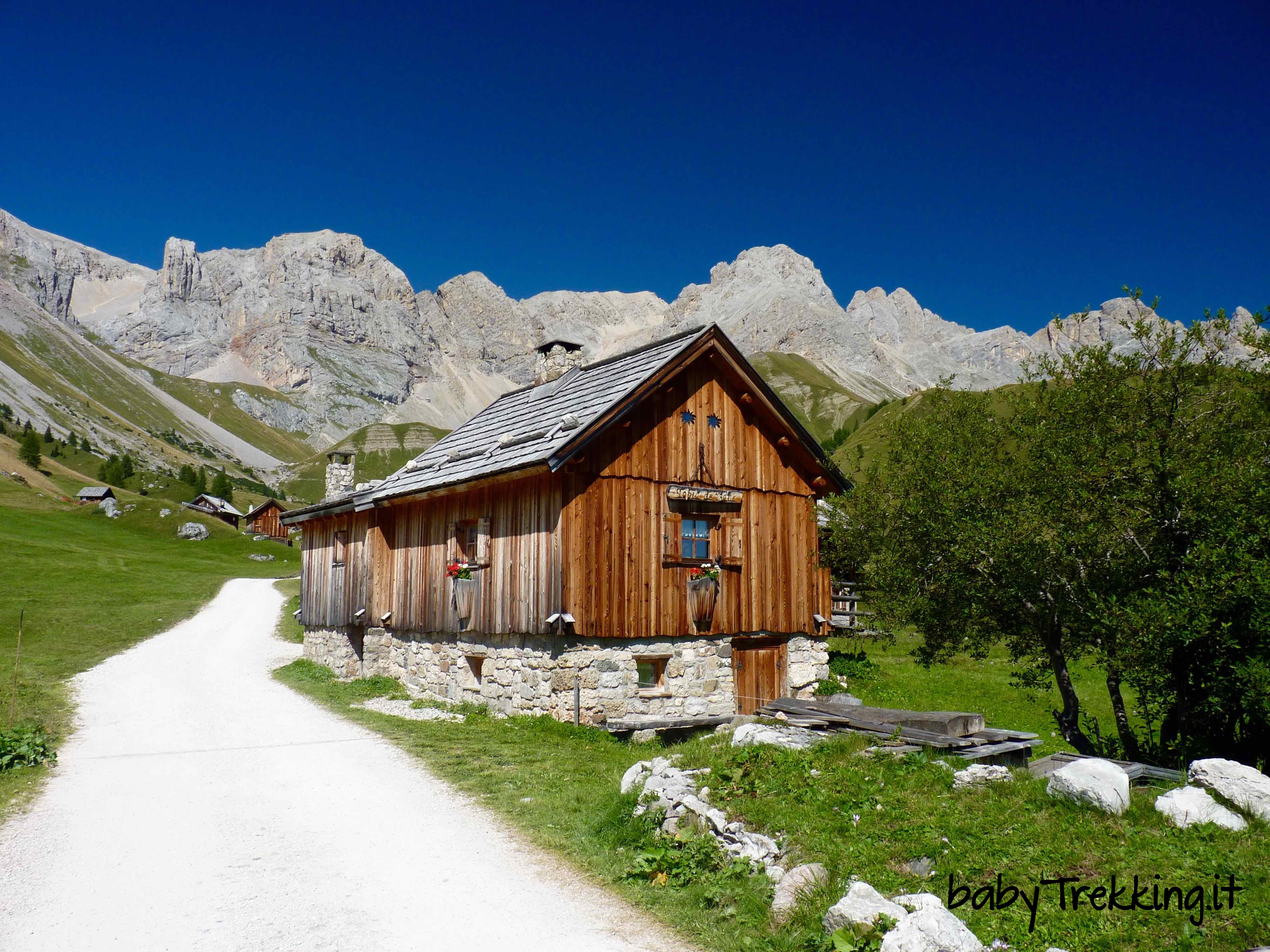 Rifugio Fuciade La Passeggiata Piu Bella Della Val Di Fassa Babytrekking