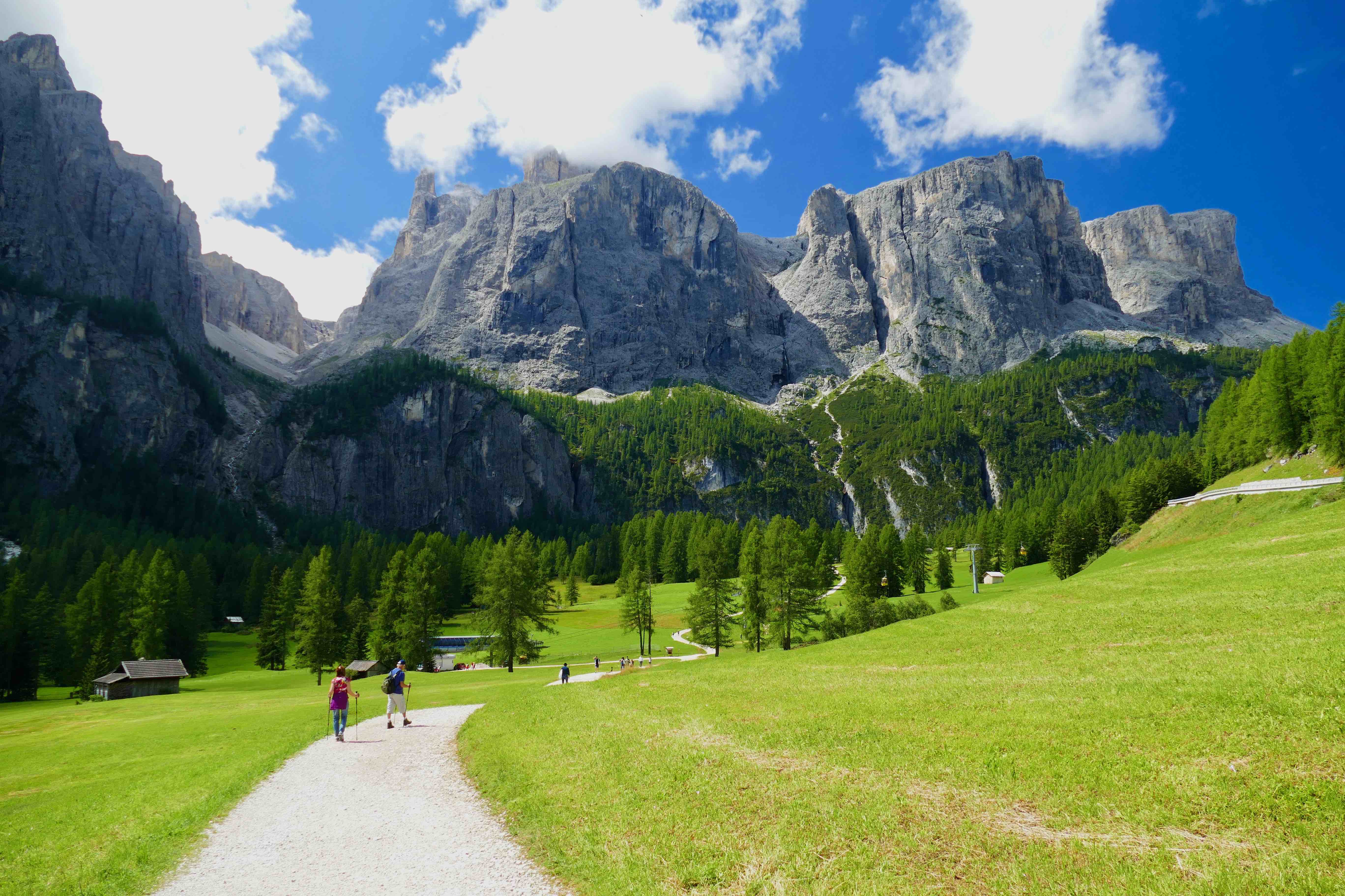 Alta Badia a 6 zampe: le 5 passeggiate da non perdere